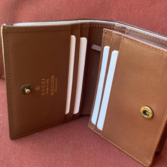 Gucci Beige Bee Embroidered Canvas & Leather small Day Backpack & Wallet - Picture 8 of 12